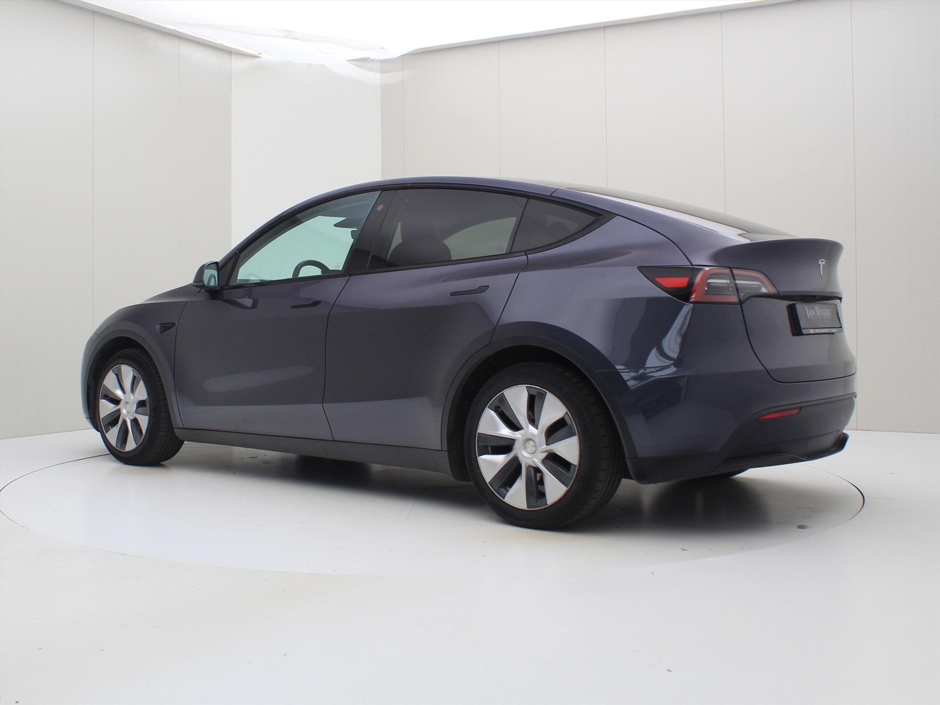 Tesla Model Y Standard RWD Plus 351pk AMD RYZEN [ LFP ACCU+A, Auto's, Automaat, Gebruikt, Zwart, 347 pk