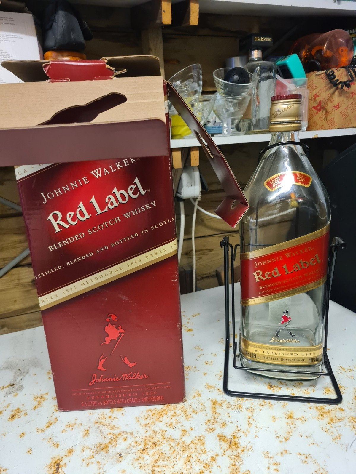 4.5 liter fles leeg op schommel johnnie walker red label
Joh, Ophalen of Verzenden, Zo goed als nieuw, Verpakking