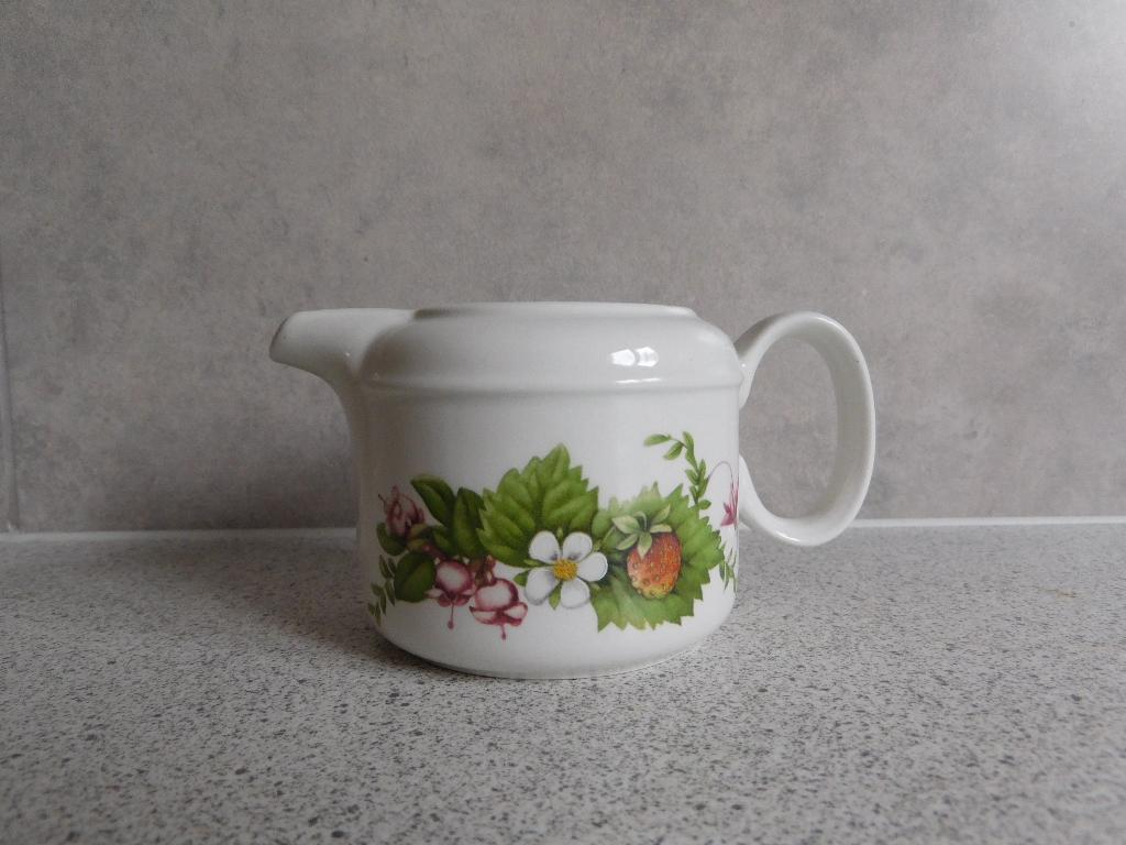 Melkkan Bosvruchten Wedgwood Marjolein Bastin, Overige typen, Ophalen of Verzenden, Zo goed als nieuw, Overige stijlen