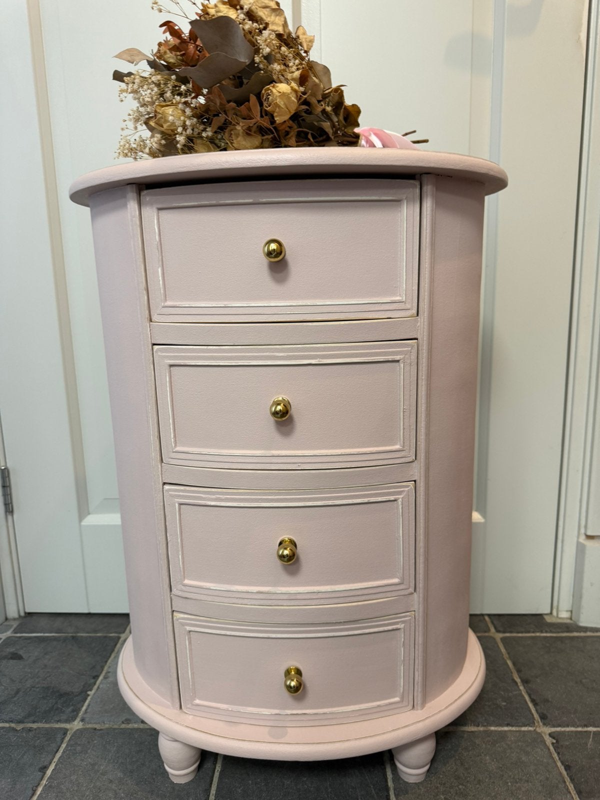 Brocante ovale lade kastje zacht roze, Ophalen, 50 tot 100 cm, Zo goed als nieuw, Minder dan 100 cm