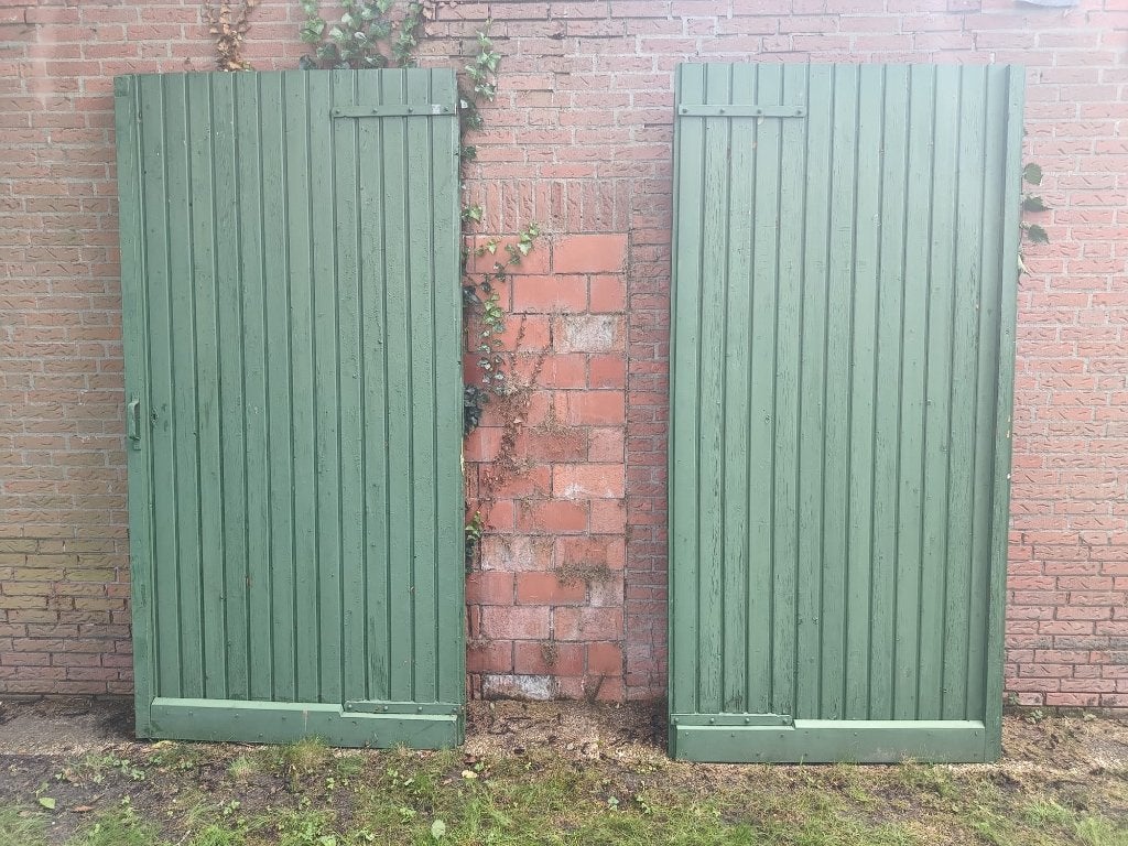 2x Zware openslaande houten schuurdeur BxH ca 125x250, Ophalen, Gebruikt, Buitendeur, Hout