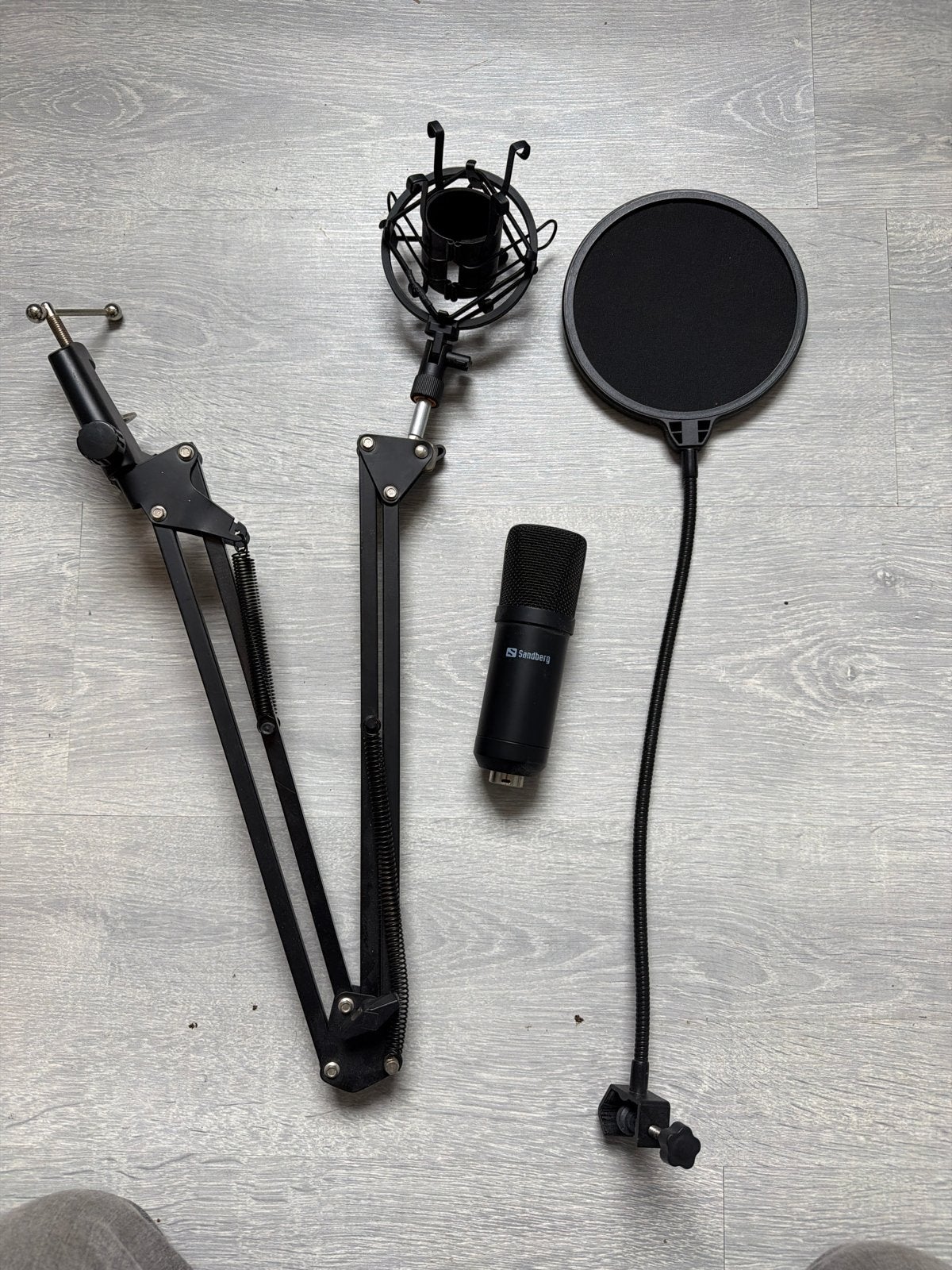 Sandberg USB Microfoon met standaard en popfilter, Ophalen, Zo goed als nieuw, Studiomicrofoon