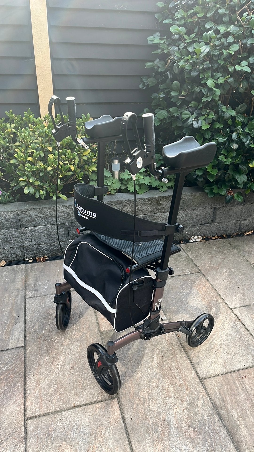 Hoge rollator, Diversen, Ophalen, Opvouwbaar, Zo goed als nieuw