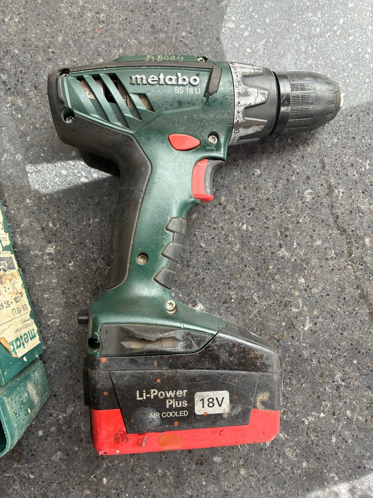 Metabo BS 18 Li Accuboormachine met 2 accu's en lader, Doe-het-zelf en Verbouw, Ophalen of Verzenden, Gebruikt, Boor- en Schroefmachine