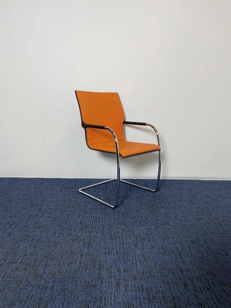 4 x Vergaderstoel Thonet S55, oranje stof, design, Ophalen, Gebruikt, Overige kleuren, Vier