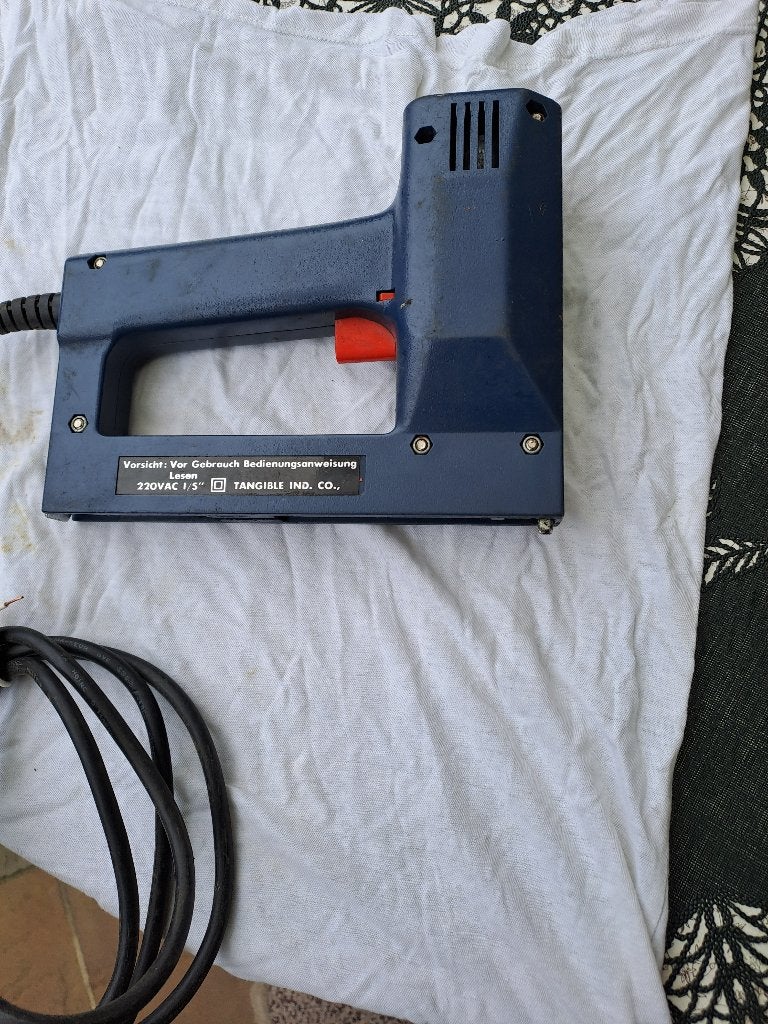 te koop 2 niet pistolen en 3 lijm pistolen   ingst, Ophalen of Verzenden, Zo goed als nieuw, Elektrisch, Gereedschap of Toebehoren