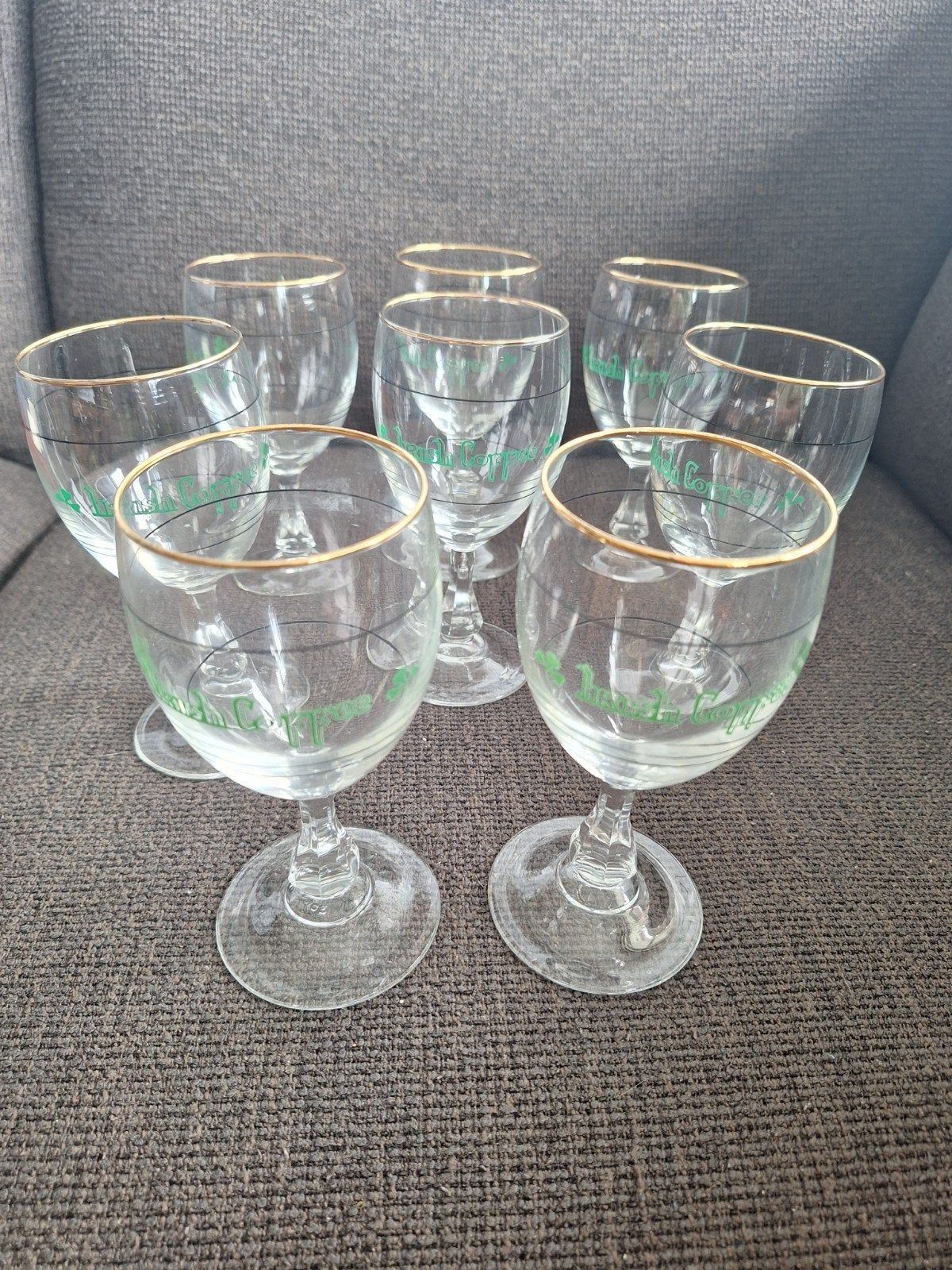 IRISH COFFEE glazen met zwarte strepen 8 stuks, 15 cm hoog, Verzamelen, Glas en Borrelglaasjes, Ophalen of Verzenden, Zo goed als nieuw