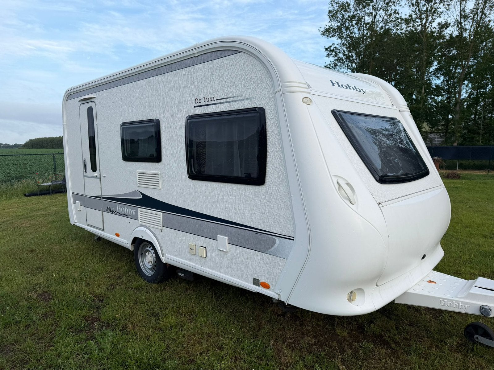 Hobby de Luxe 440 sf bj 2013 met  Mover ,  voortent, luifel, Caravans en Kamperen, Caravans, Vast bed, Hobby, Treinzit, Particulier