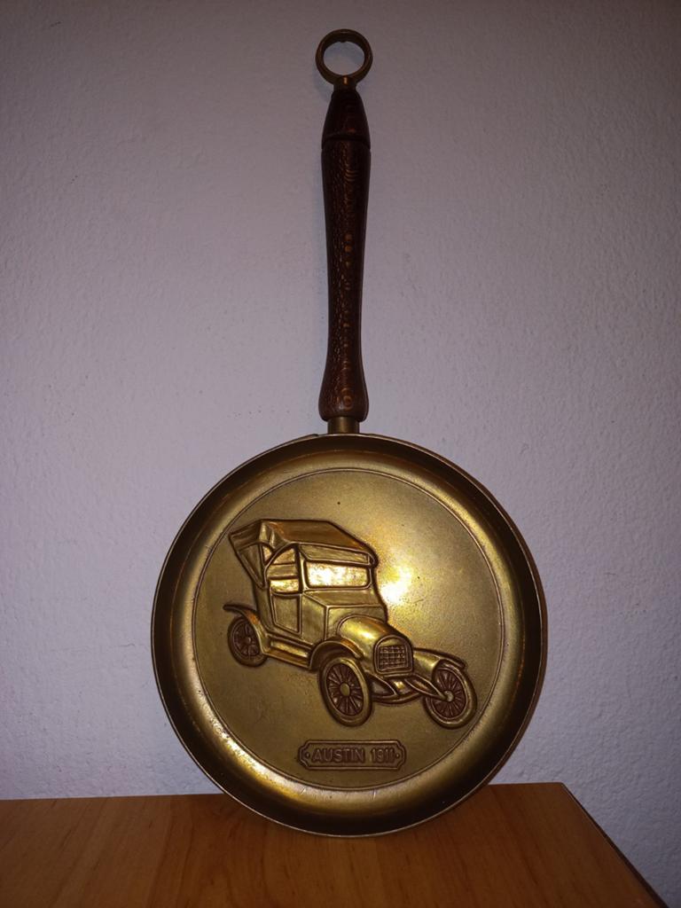 Vintage messing bordje met oldtimer erop (austin 1911), Ophalen of Verzenden