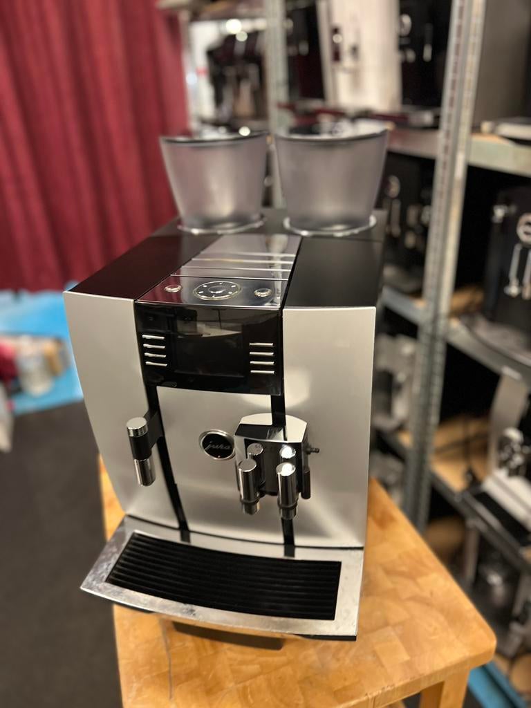 JURA GIGA X 7, Witgoed en Apparatuur, Koffiezetapparaten, Info@jura.com, 10 kopjes of meer, Koffiemachine, Ophalen of Verzenden