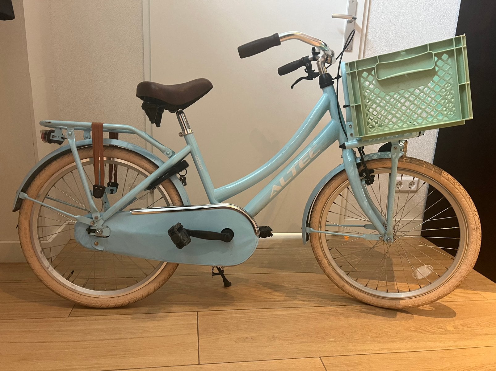 Altec meisjes fiets 22 inch, Fietsen en Brommers, Fietsen | Meisjes, Zo goed als nieuw, 22 inch, Handrem, Terugtraprem, Ophalen