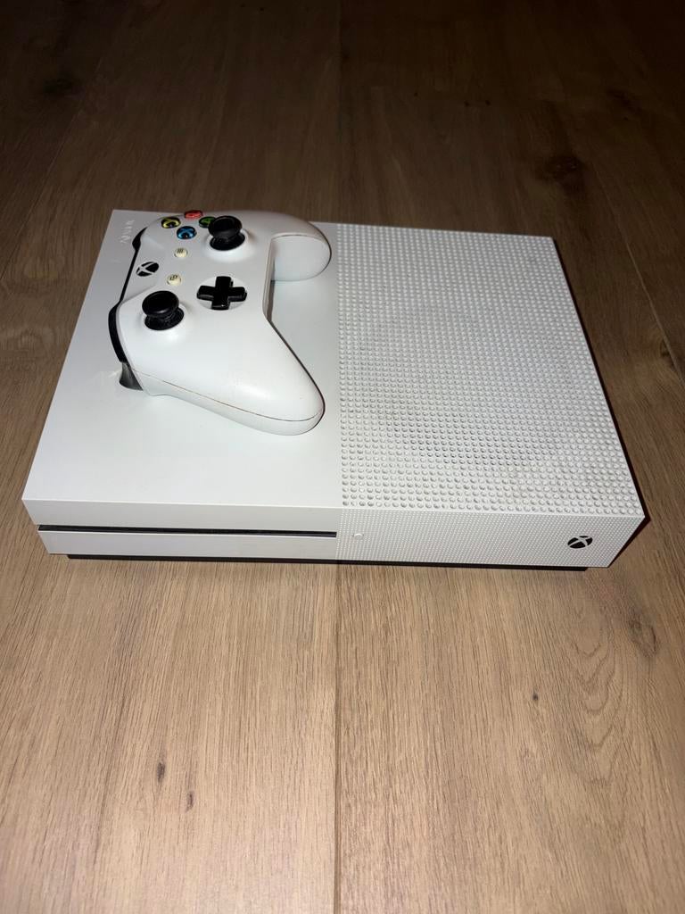 Xbox One S met controller en Forza Horizon 5, Ophalen, Zo goed als nieuw, 500 GB, Met 1 controller