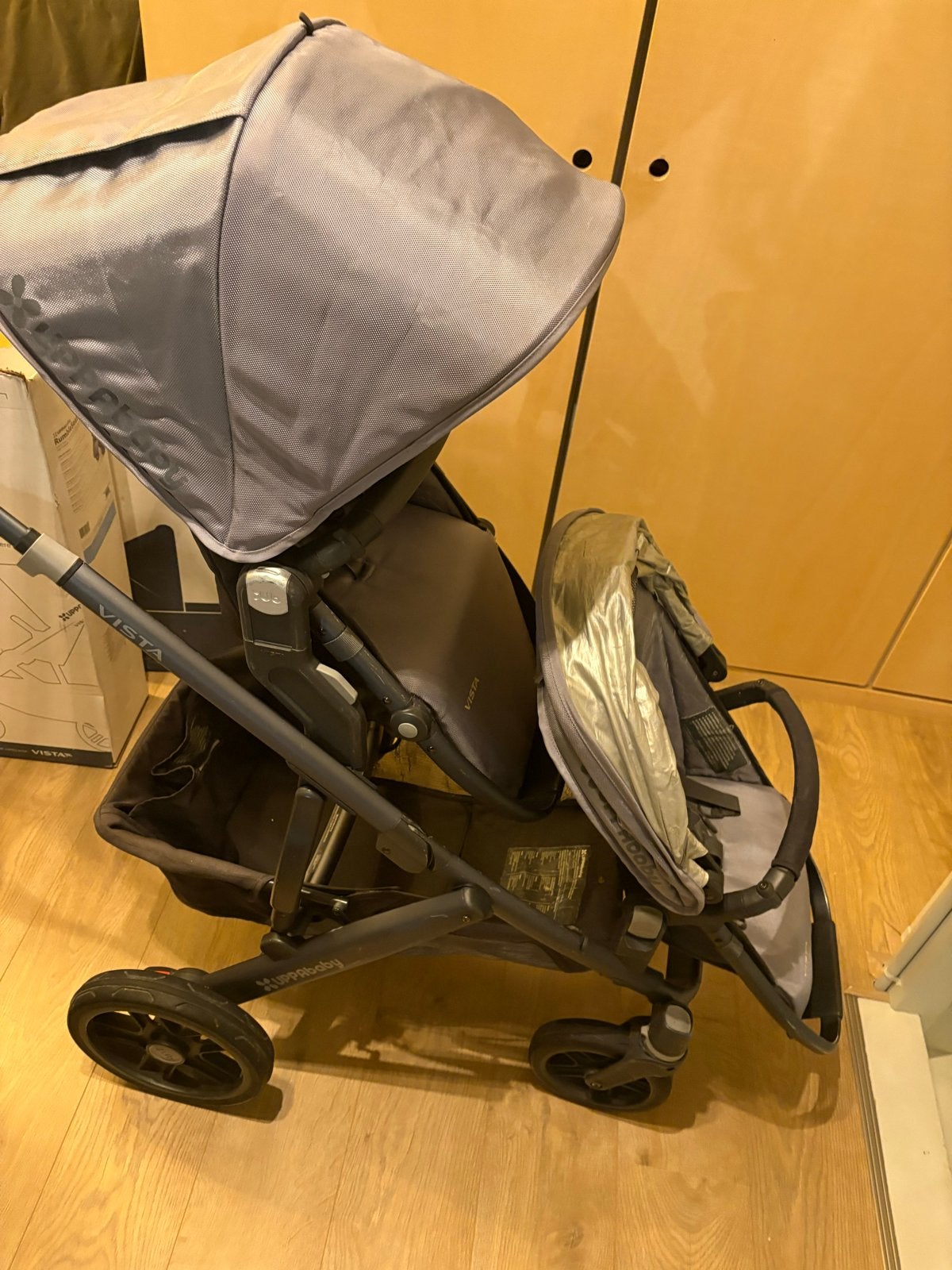Foto 5 van Tweeling UPPAbaby Vista V2  met reiswiegen en accessoires