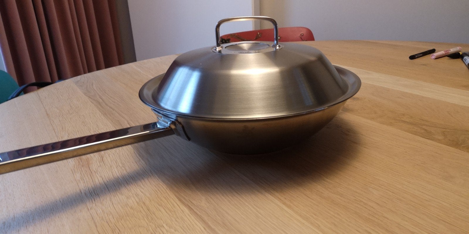 Roestvrijstalen wok, geschikt voor inductie. Merk Fissler, Huis en Inrichting, Keuken | Potten en Pannen, Ophalen, Met handvatten