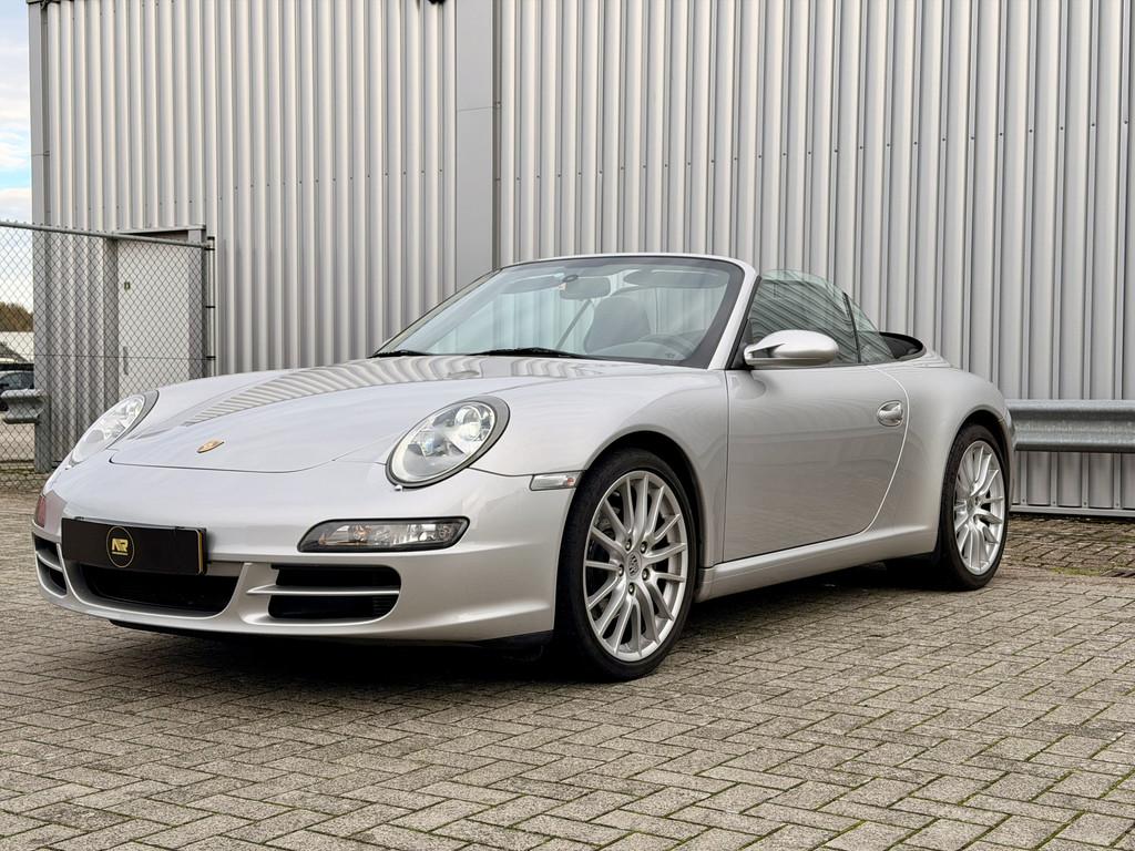 Porsche 911 Cabrio 3.6 Carrera Tiptronic | Airco | Sportuitl, Auto's, Porsche, Automaat, Achterwielaandrijving, Zwart, Cabriolet