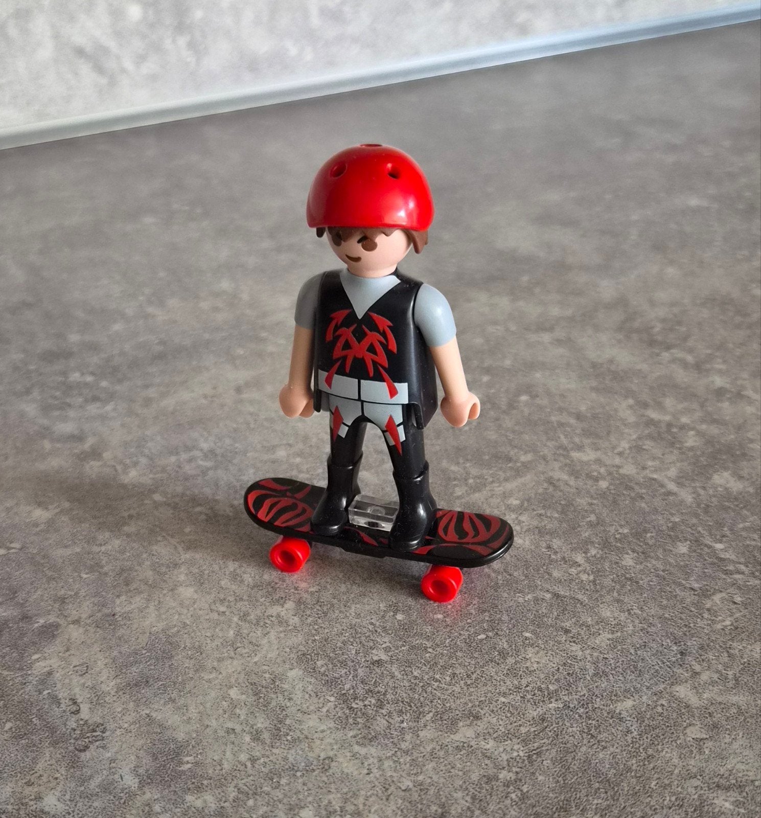 Playmobil Skateboarder met Helm, Ophalen of Verzenden, Zo goed als nieuw, Jongen of Meisje