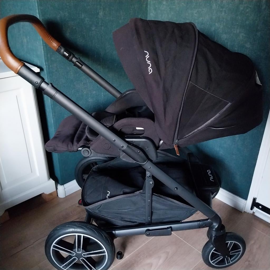 Nuna Kinderwagen, Kinderen en Baby's, Kinderwagens en Combinaties, Gebruikt, Verstelbare duwstang, Ophalen, Kinderwagen