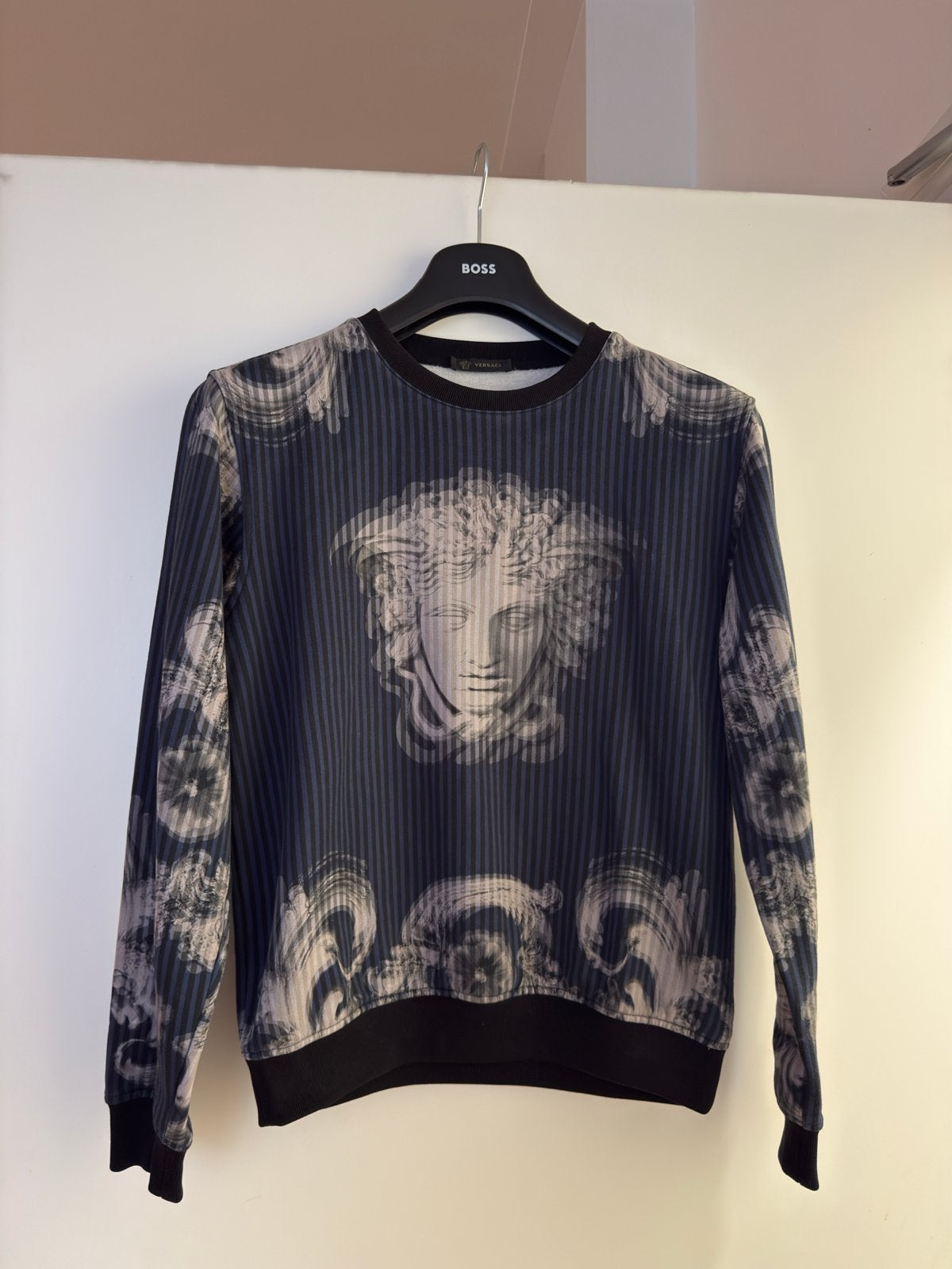Versace Medusa Baroque Print Sweatshirt, Ophalen of Verzenden, Zo goed als nieuw, Maat 46 (S) of kleiner, Blauw