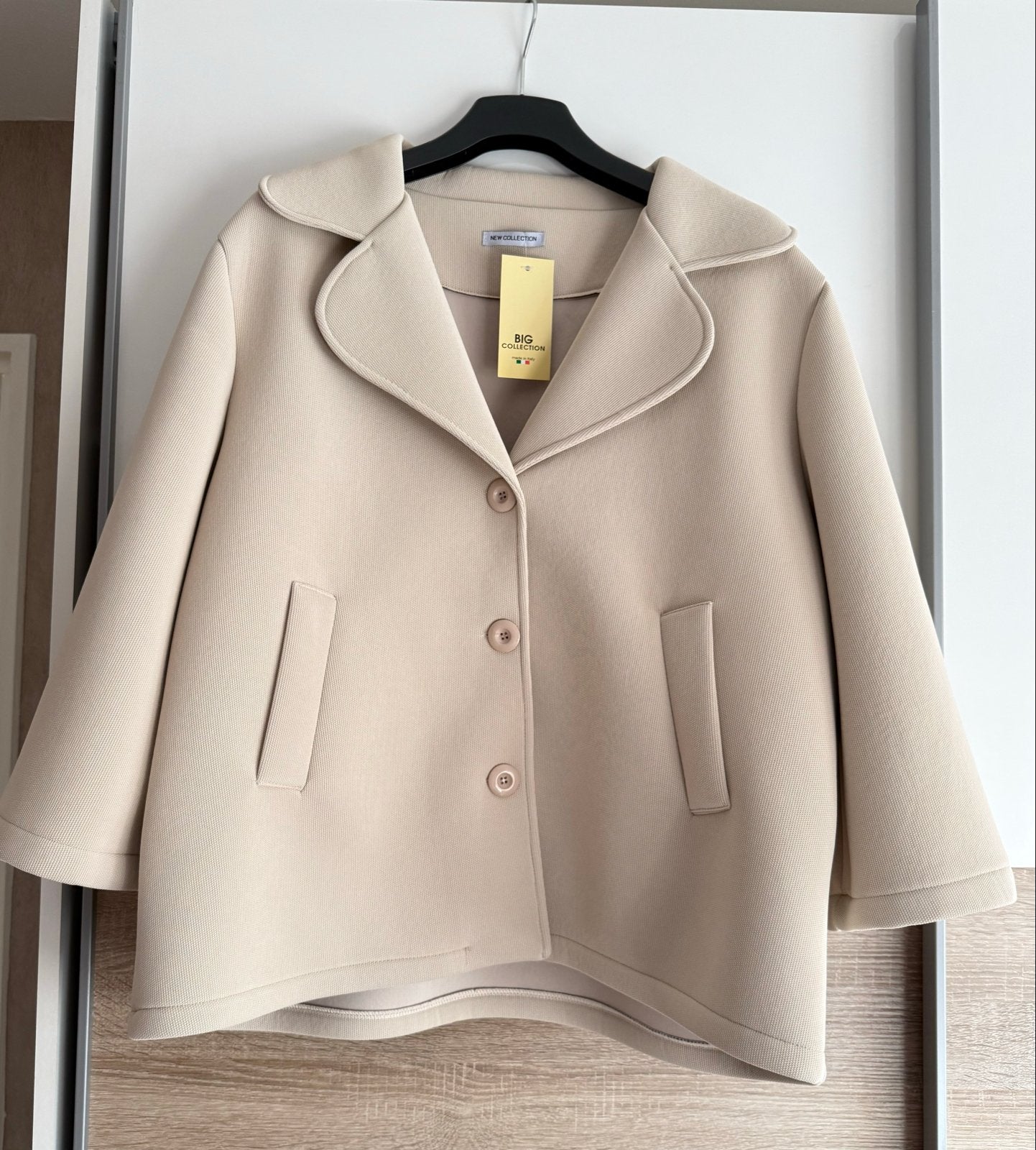 Nieuwe beige jas, Ophalen of Verzenden, Zo goed als nieuw, Maat 42/44 (L), Beige