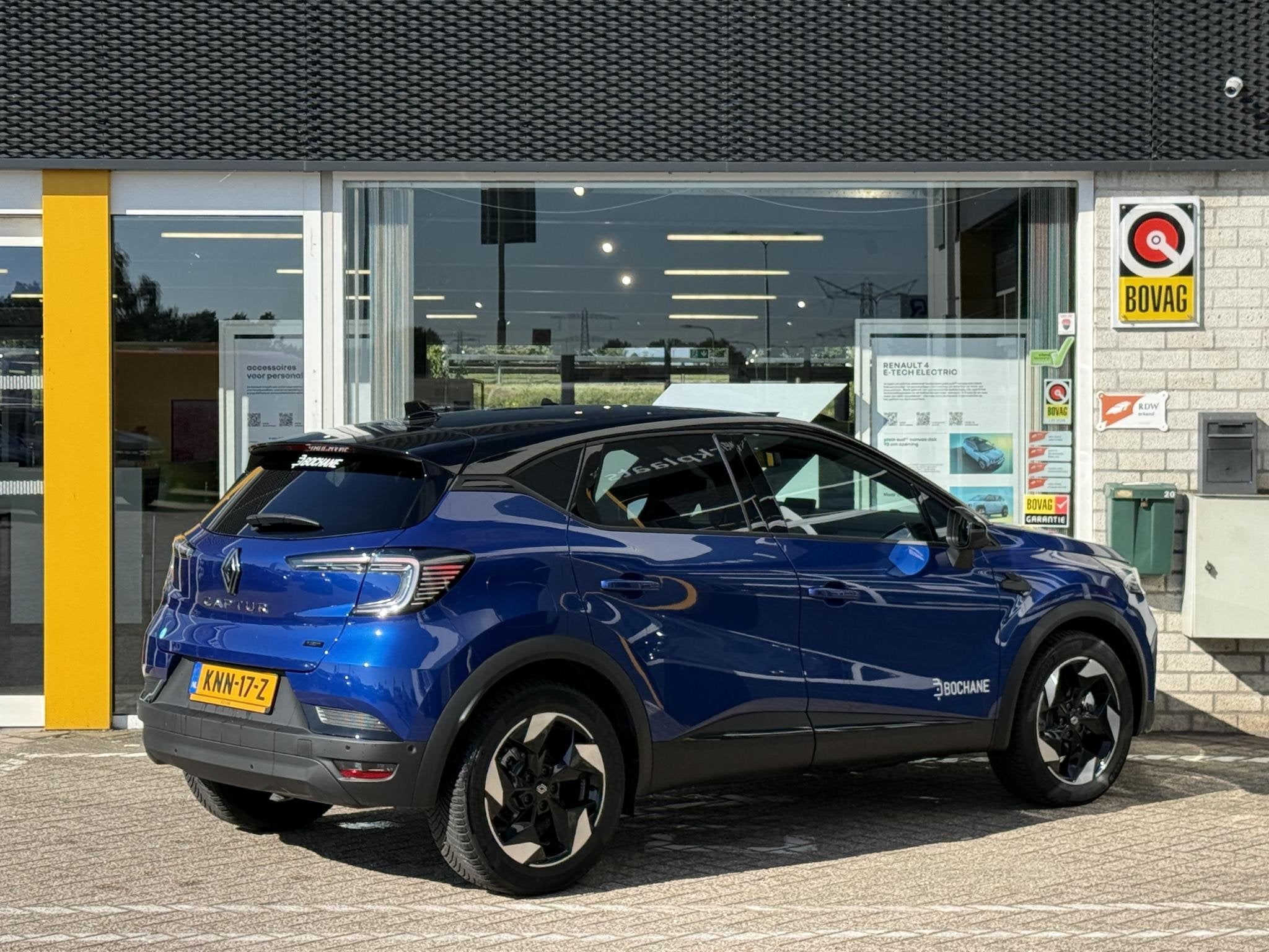 Renault Captur 1.8 E-Tech full hybrid 160 techno | Demo | Pa, 1789 cc, 4 cilinders, Blauw, Leder en Stof