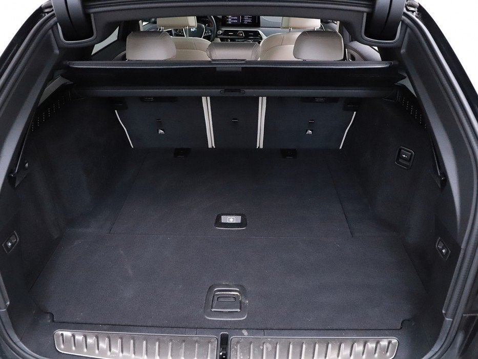 Foto 9 van BMW 5 Serie Touring 520i High Executive | Pano | Leder | 04-