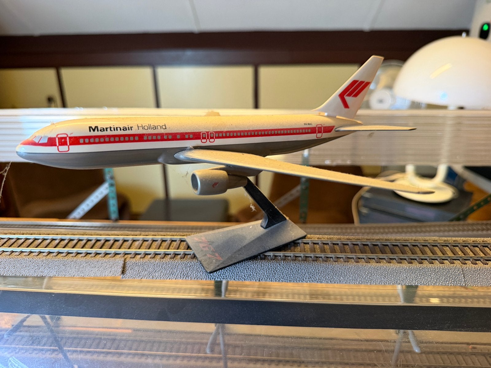 Modelvliegtuig martinAir, Ophalen of Verzenden, Gebruikt, 1:72 tot 1:144, Overige merken
