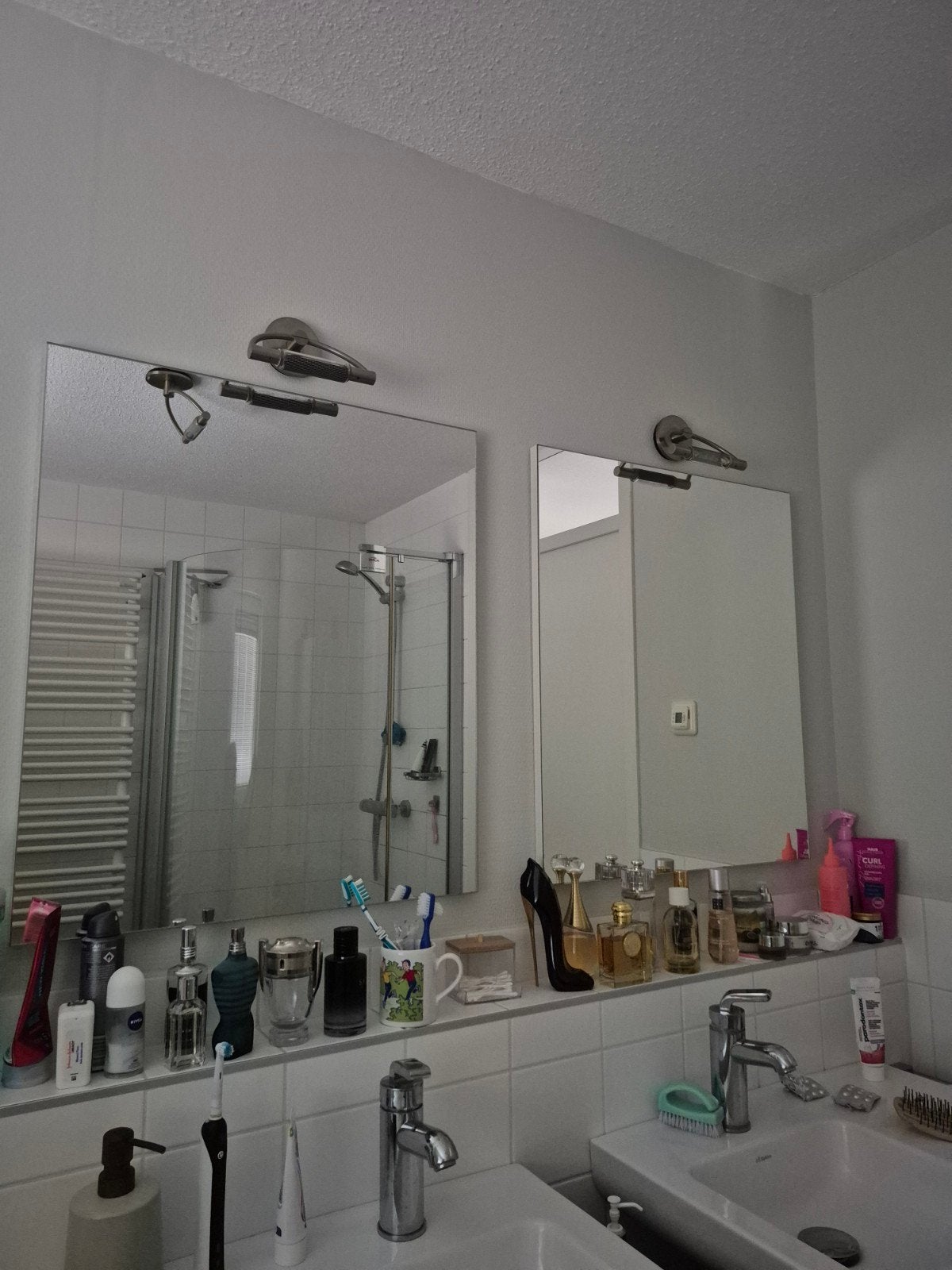 2 gave badkamerspiegels, Huis en Inrichting, Badkamer | Badkamermeubels, Ophalen, Overige typen, 50 tot 100 cm, Minder dan 100 cm