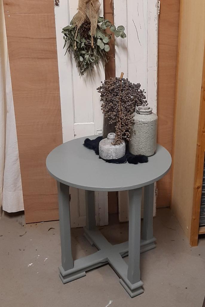 Landelijk, stoer bijzettafeltje, planten tafel, wijntafeltje, Rond, Zo goed als nieuw, Gemaalweg 12b Rutten, Ari-Janne.nl