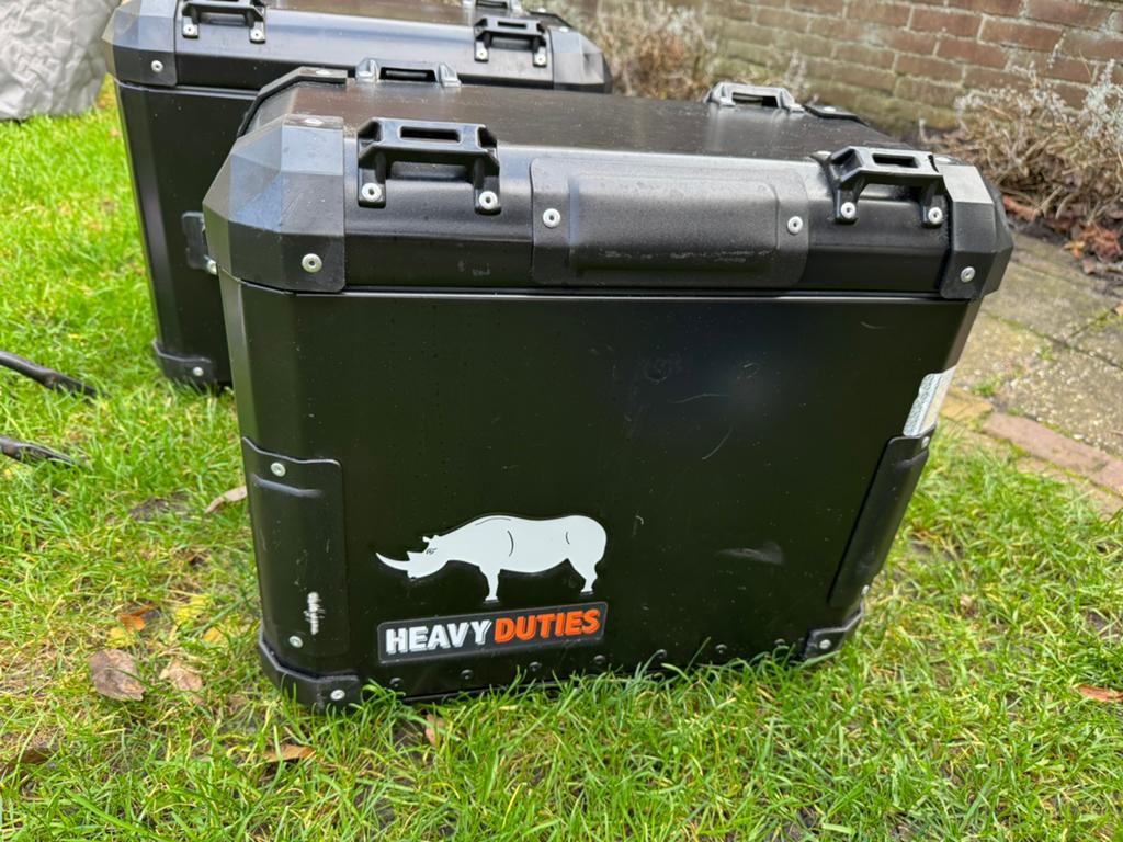 Aluminium zwarte zij-koffers 48L met rek voor Honda XRV750, Motoren, Accessoires | Koffers en Tassen, Ophalen of Verzenden, Gebruikt