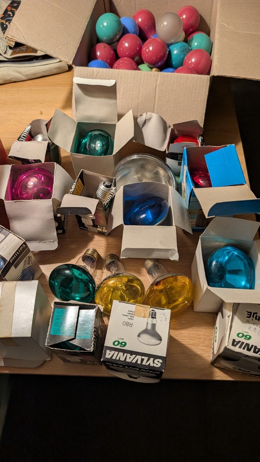 Diverse gloeilampen en spotjes, Philips en Sylvania, Meerkleurig, Gloeilamp, 60 watt of meer, E27 (groot)