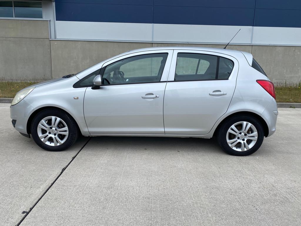 Opel Corsa 1.4-16V Enjoy APK 6-27/NAP/AIRCO/ELEK.RMN/DEALER, Auto's, Voorwielaandrijving, Gebruikt, Zwart, 4 cilinders