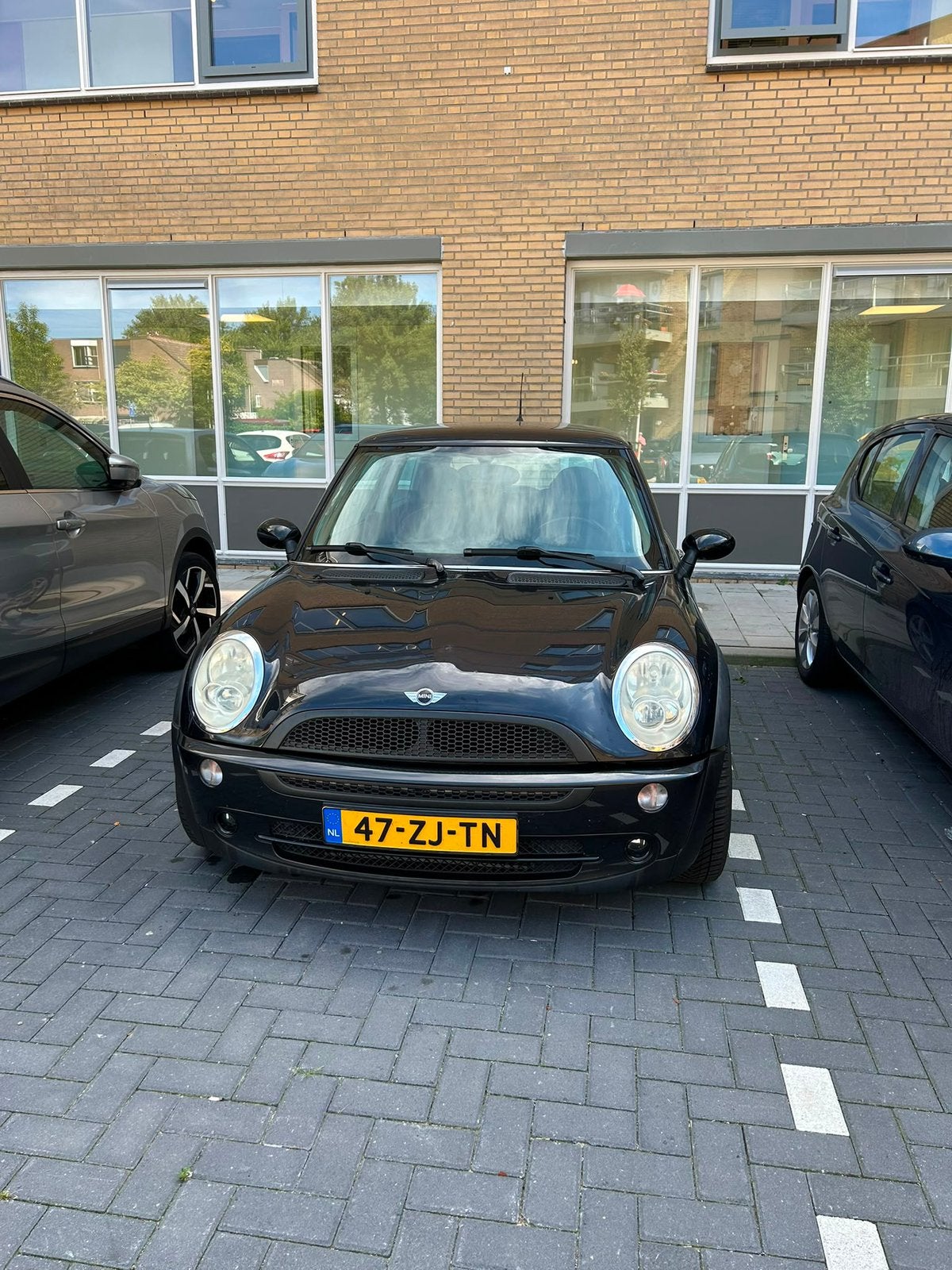 Mini 1.6 16V ONE 2006 Zwart, Auto's, Mini, Voorwielaandrijving, 15 km/l, Zwart, 4 cilinders