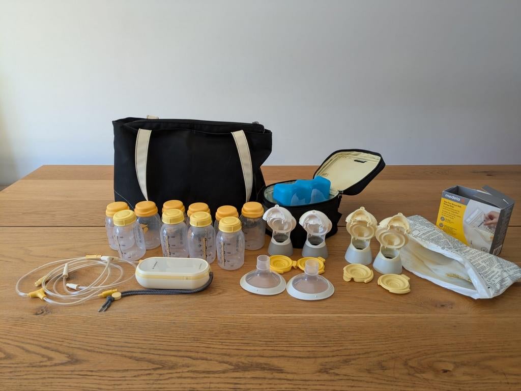 Medela Freestyle Flex kolfapparaat + tas en extra's, Ophalen, Zo goed als nieuw