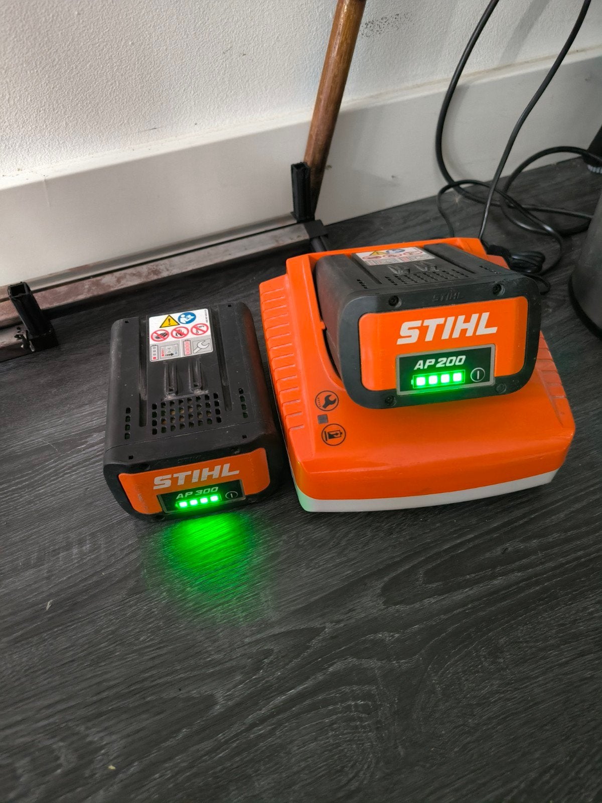 stihl accu's ap200 & ap300 met snel lader al 300, Ophalen of Verzenden