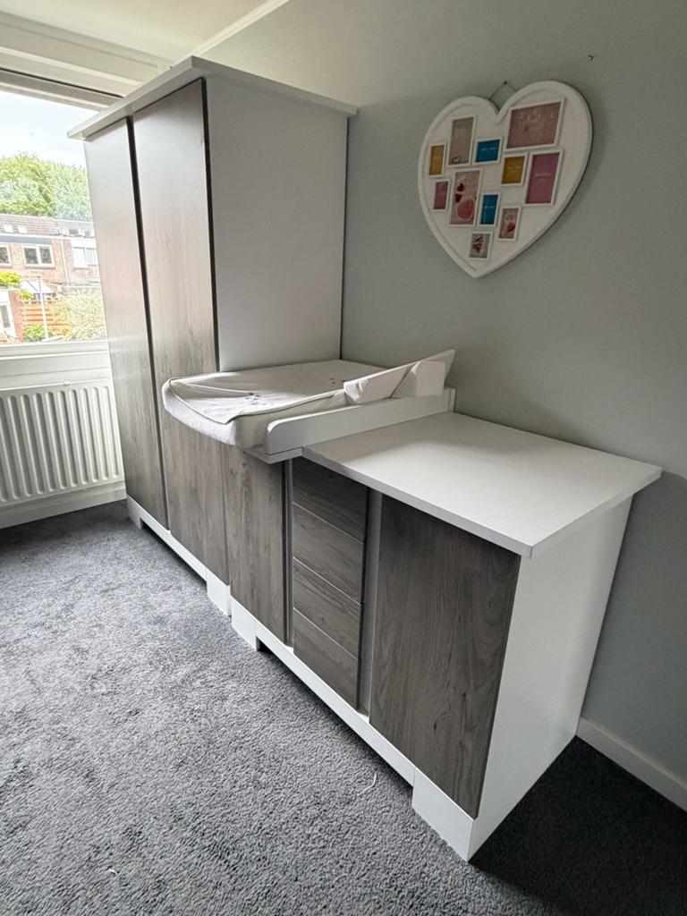 Commode en kledingkast baby kamer, Ophalen of Verzenden, Gebruikt, Jongetje of Meisje