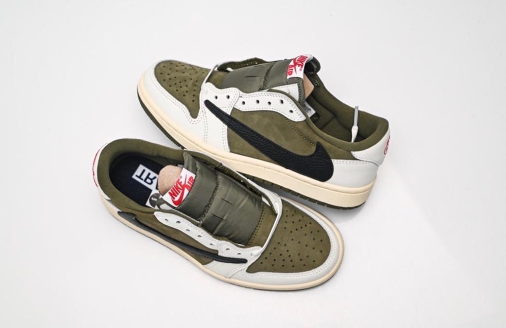 Nike x Travis Scott Medium Olive, Ophalen of Verzenden, Zo goed als nieuw, Overige kleuren, Sneakers of Gympen