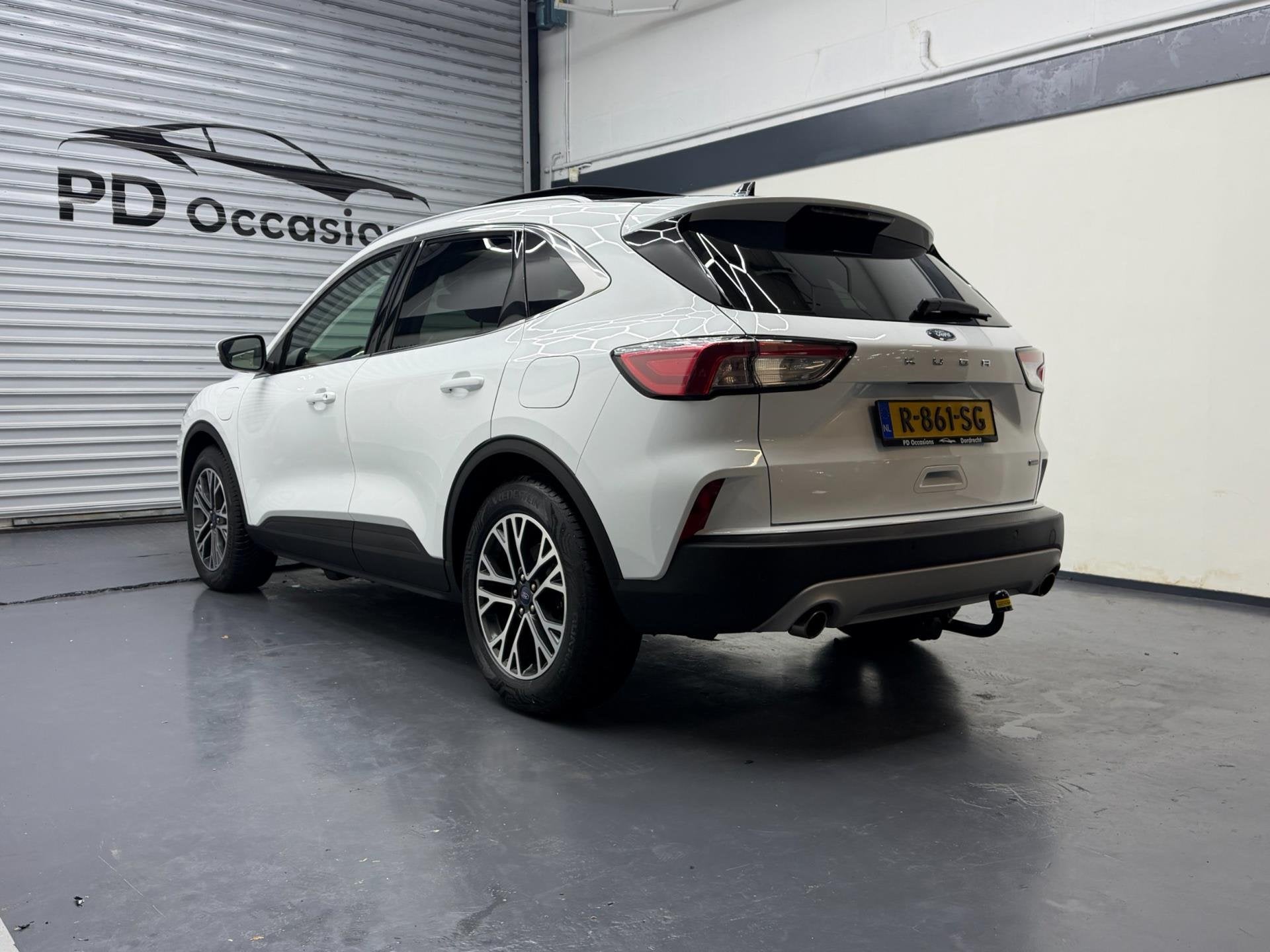 Ford Kuga 2.5 PHEV Titanium X - Pano - Trekhaak- Winter pakk, Auto's, Ford, 14 kWh, Gebruikt, 4 cilinders, Leder en Stof