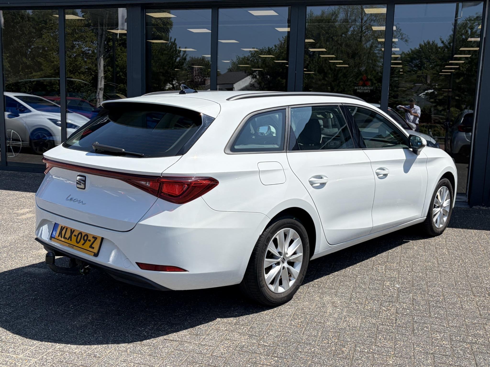SEAT Leon Sportstourer 1.5 eTSI Style | Stoelverwarming | Tr, Auto's, Stof, 4 cilinders, Leon, Wit