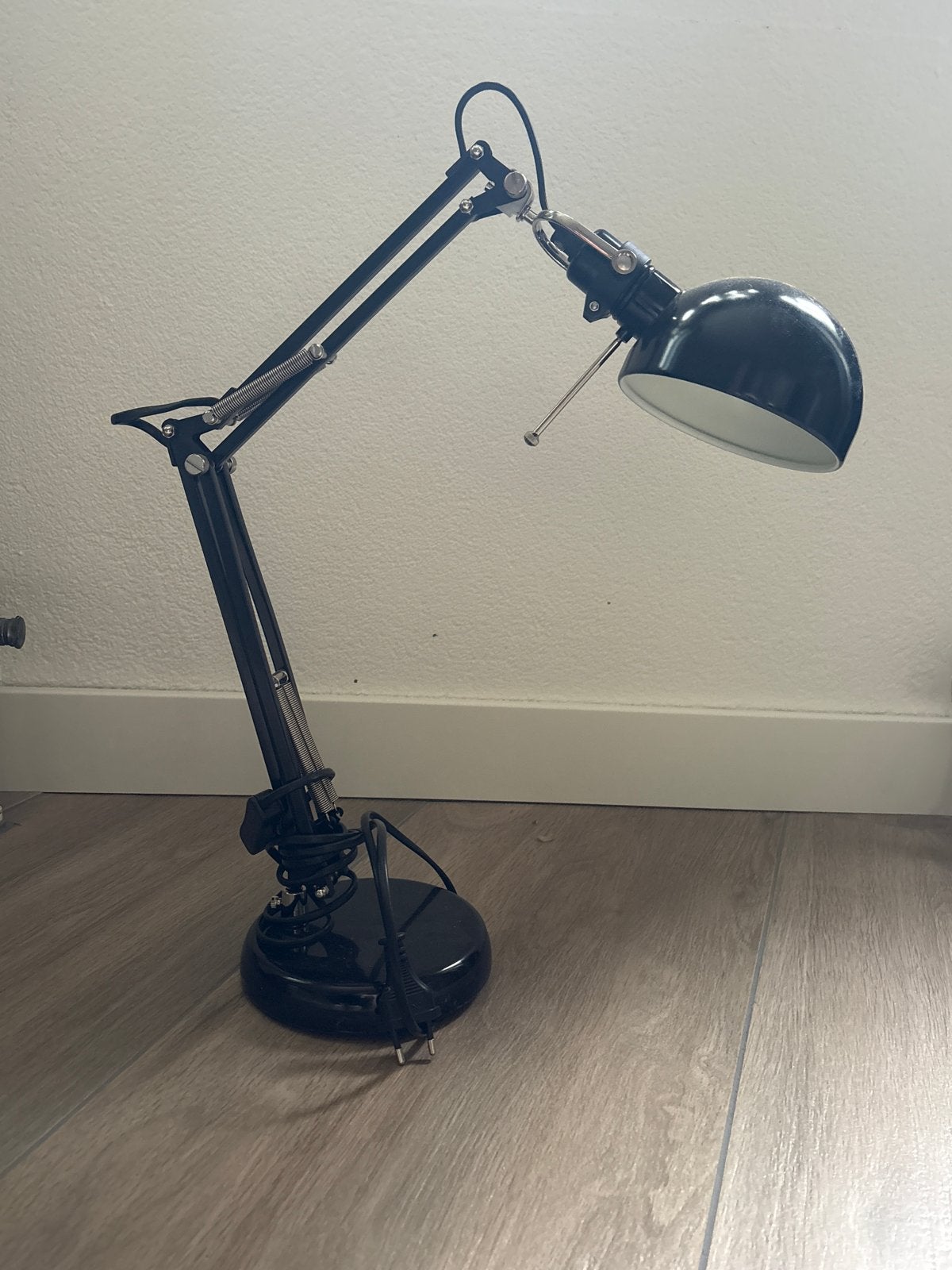 Zwarte verstelbare bureaulamp Ikea Forså, Ophalen, Bureaulamp, Gebruikt, E27 (groot)