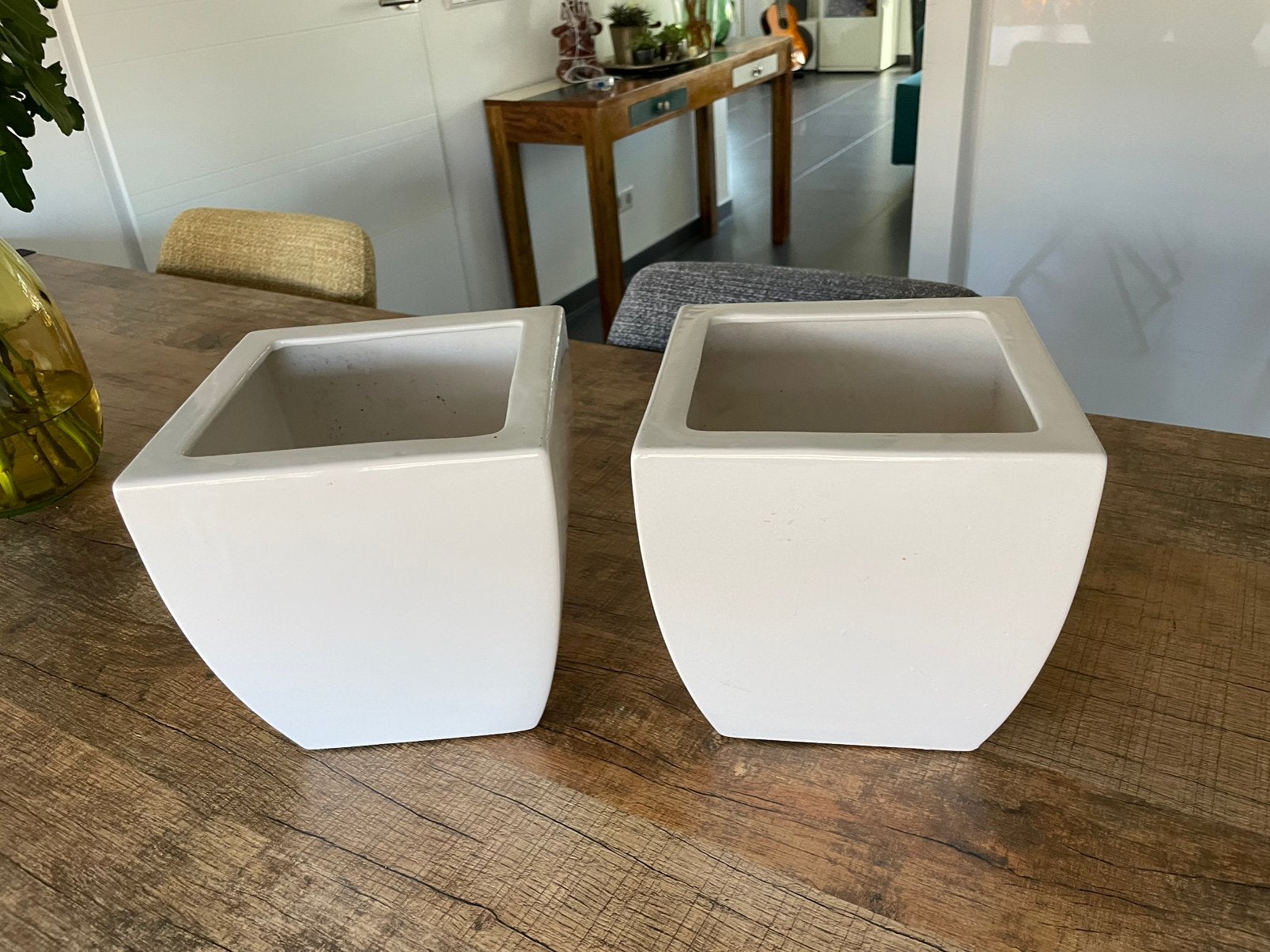Twee grote witte vierkante bloempotten - voor binnen, Steen, Vierkant, Binnen, Ophalen of Verzenden