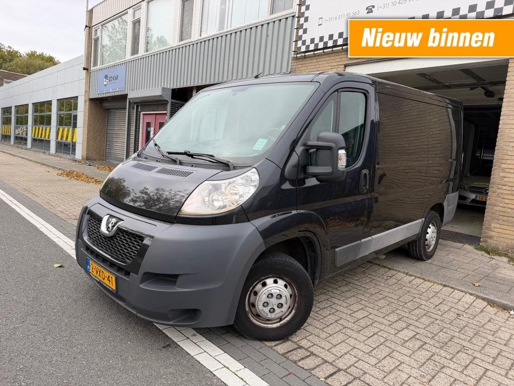 Peugeot BOXER 330 2.2 HDI L1H1 Profit+ AIRCO 3PERS. RIJDT GO, 13 km/l, Zwart, Bedrijf, Verwarmde buitenspiegels
