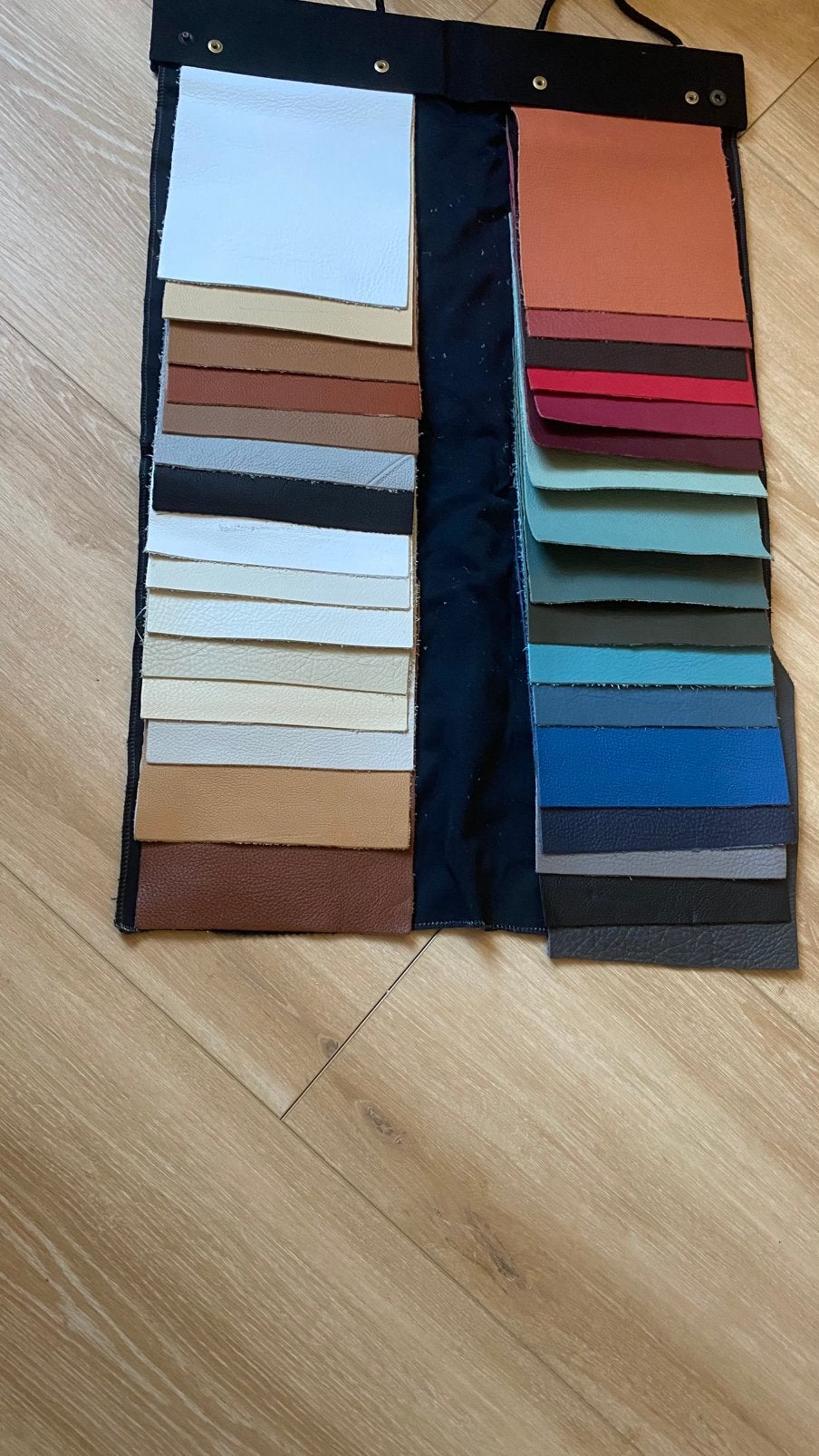 Lapjes echt runderleer 32stuks, Overige kleuren, Leer of Kunstleer, Ophalen of Verzenden, Zo goed als nieuw