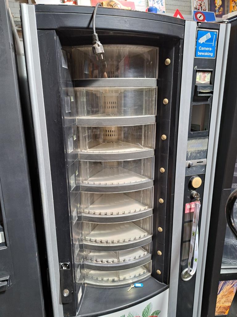 Aardbeien  / kersen automaat gekoeld, Verzamelen, Automaten | Overige, Ophalen