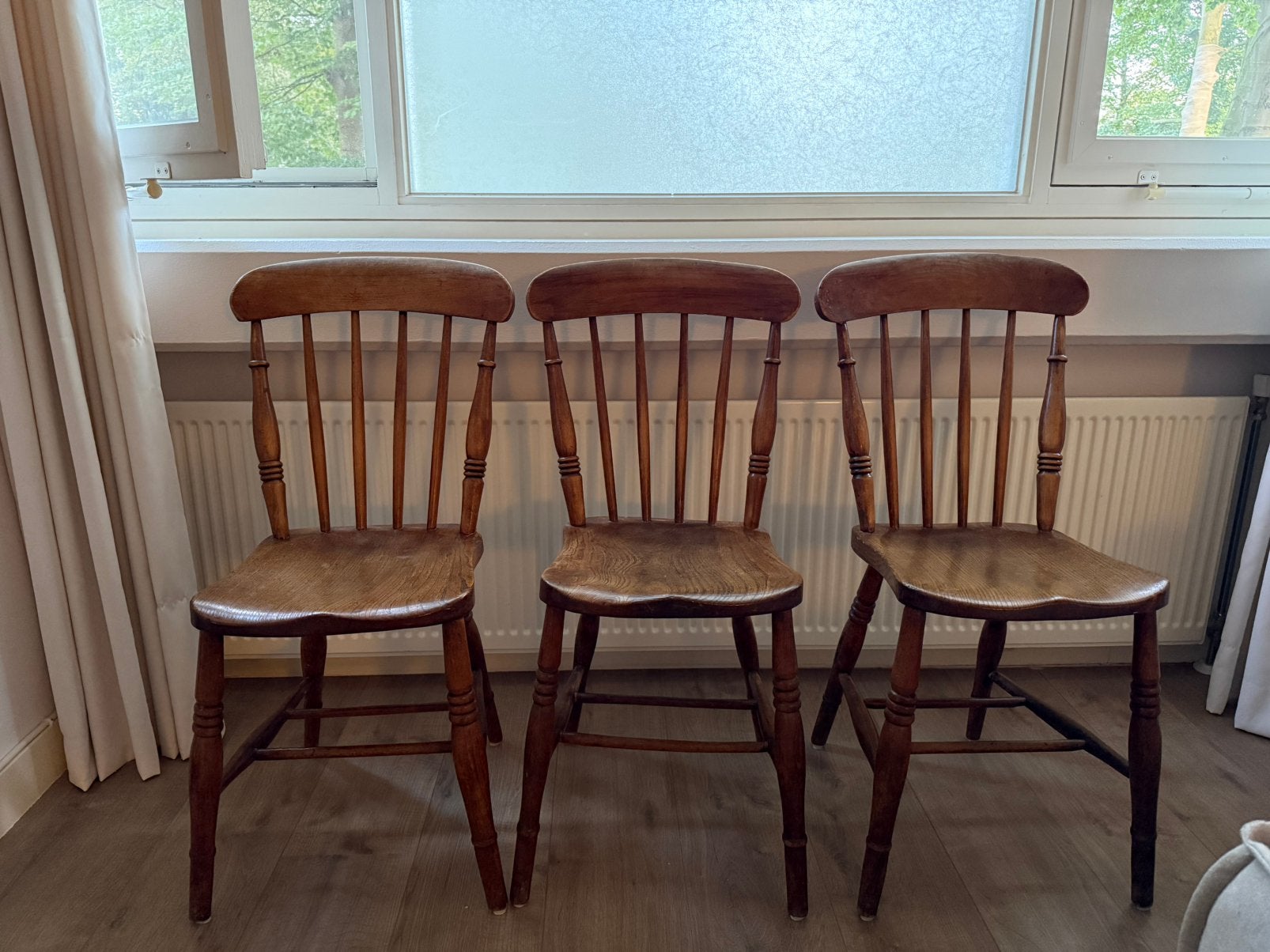Set van 3 Antieke Windsor Spijlenstoelen, Huis en Inrichting, Ophalen, Gebruikt, Bruin