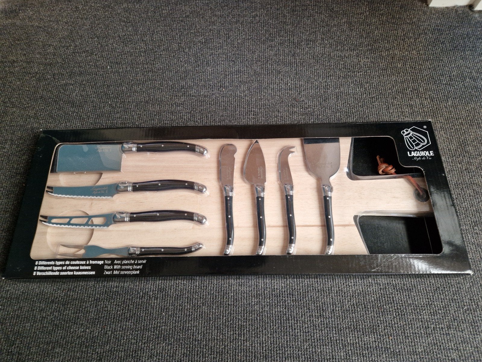 Laguiole Kaasmessen set met kaasplank.NIEUW IN DOOS., Ophalen of Verzenden, Nieuw, Rvs of Chroom, Bestekset