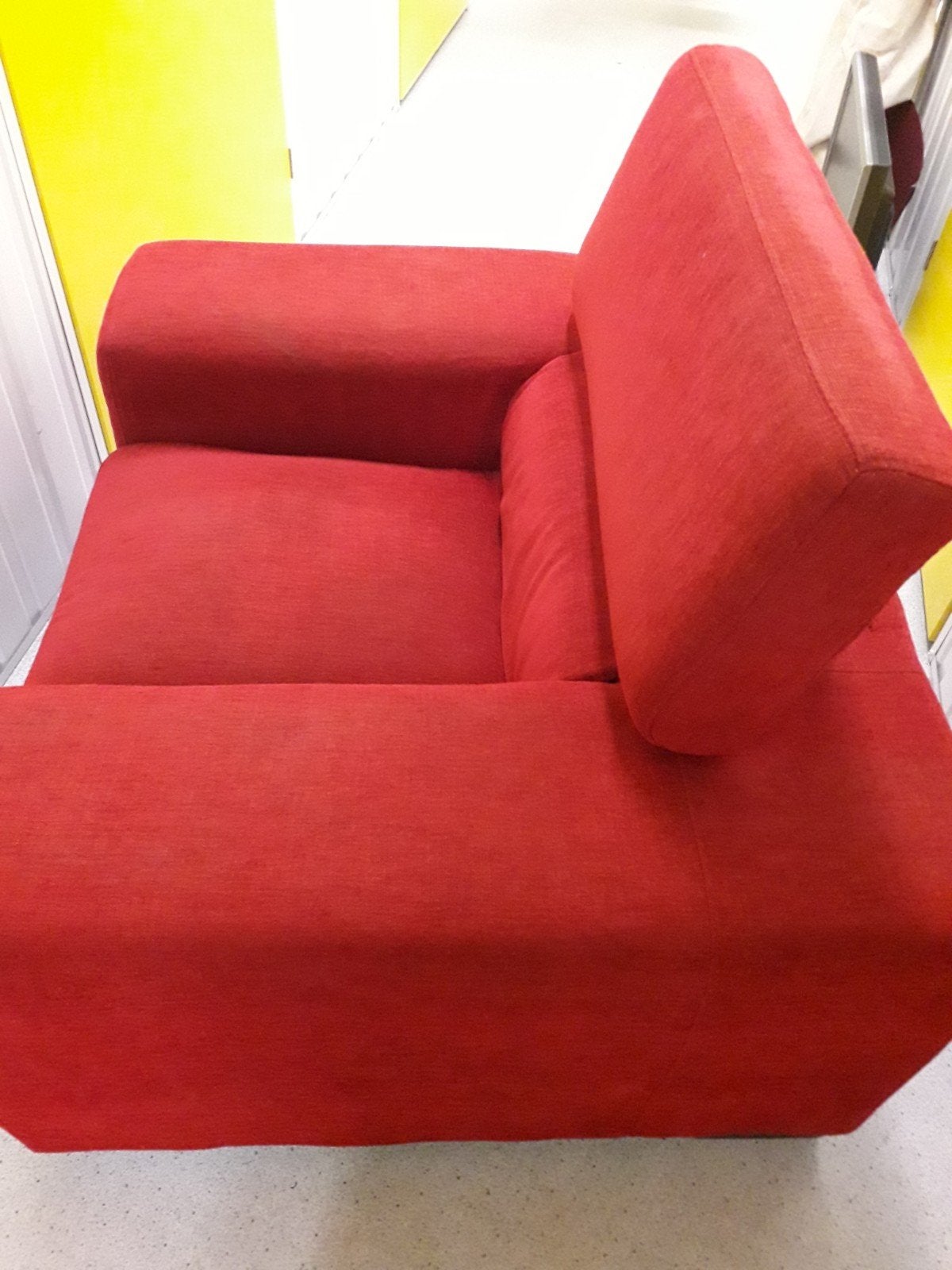 Comfortabele rode fauteuil - Zo goed als nieuw, Huis en Inrichting, Ophalen, Zo goed als nieuw, Rood, Eén