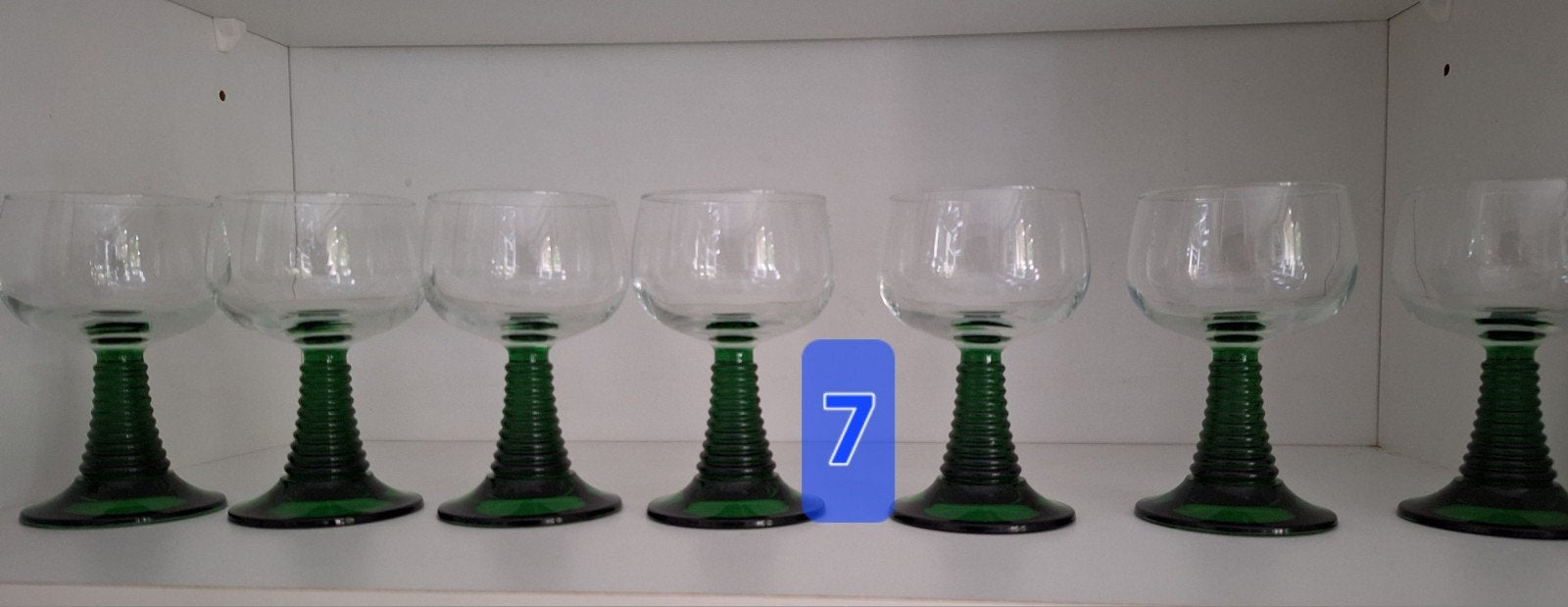 Set van 7 vintage wijnglazen met groene voet, Verzamelen, Glas en Borrelglaasjes, Ophalen