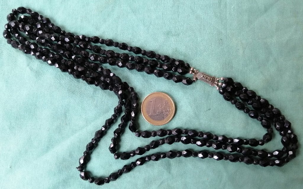 Ketting met glas-giitten en zilveren slotje met markasiet, Sieraden, Tassen en Uiterlijk, Ophalen of Verzenden, Overige materialen