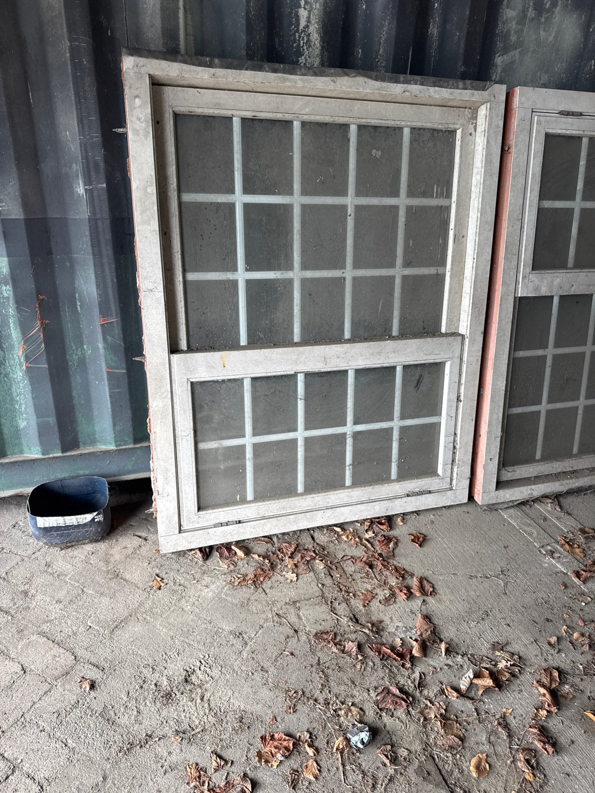 Hardhouten kozijnen met dubbel glas en roede (2 stuks), Ophalen, Gevelraam of Ruit, Gebruikt, 160 cm of meer