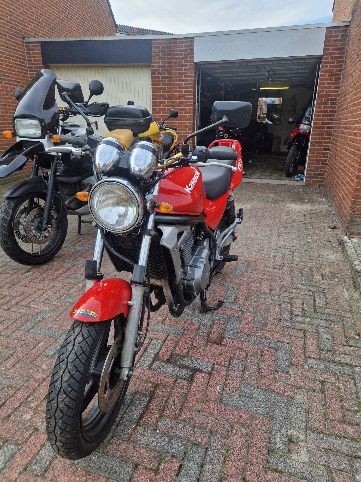 Kawasaki ER 5 2001, Motoren, Particulier